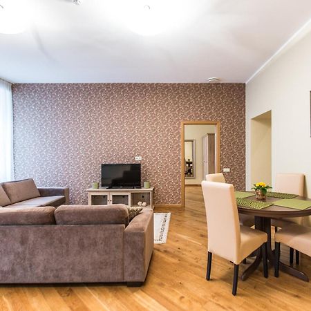 Riga Lux Apartments - Ernesta, Free Parking Luaran gambar