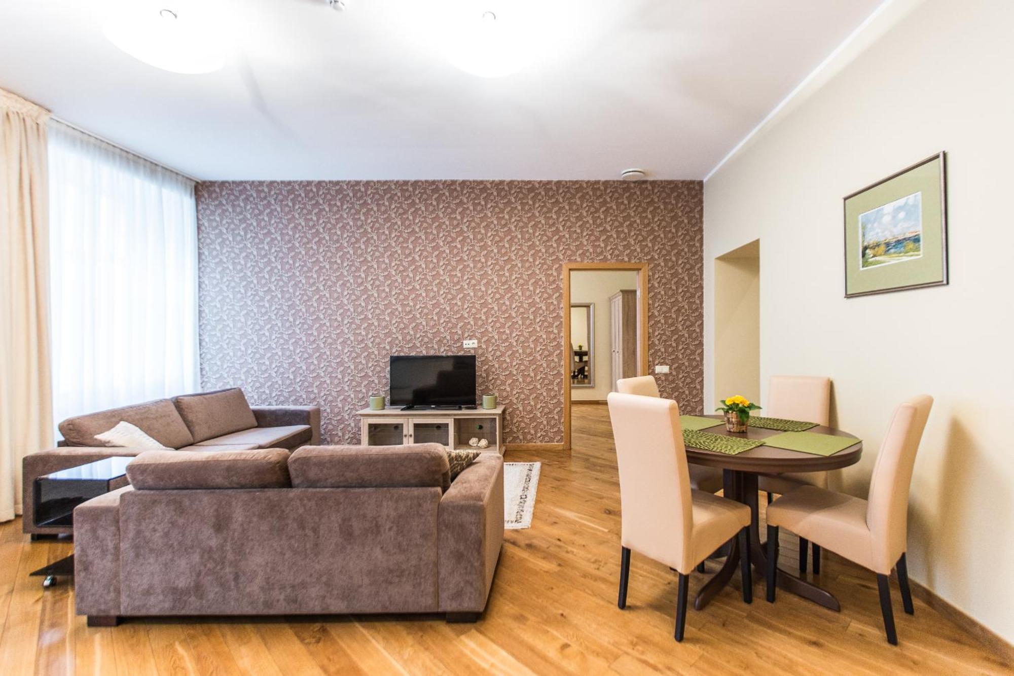 Riga Lux Apartments - Ernesta, Free Parking Luaran gambar