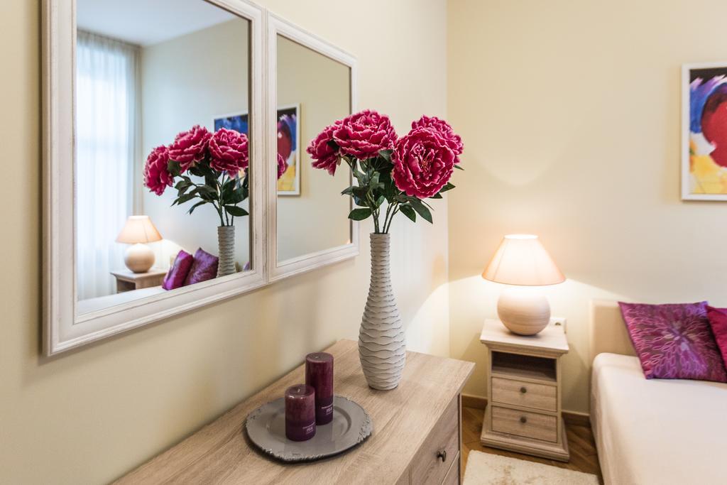 Riga Lux Apartments - Ernesta, Free Parking Luaran gambar
