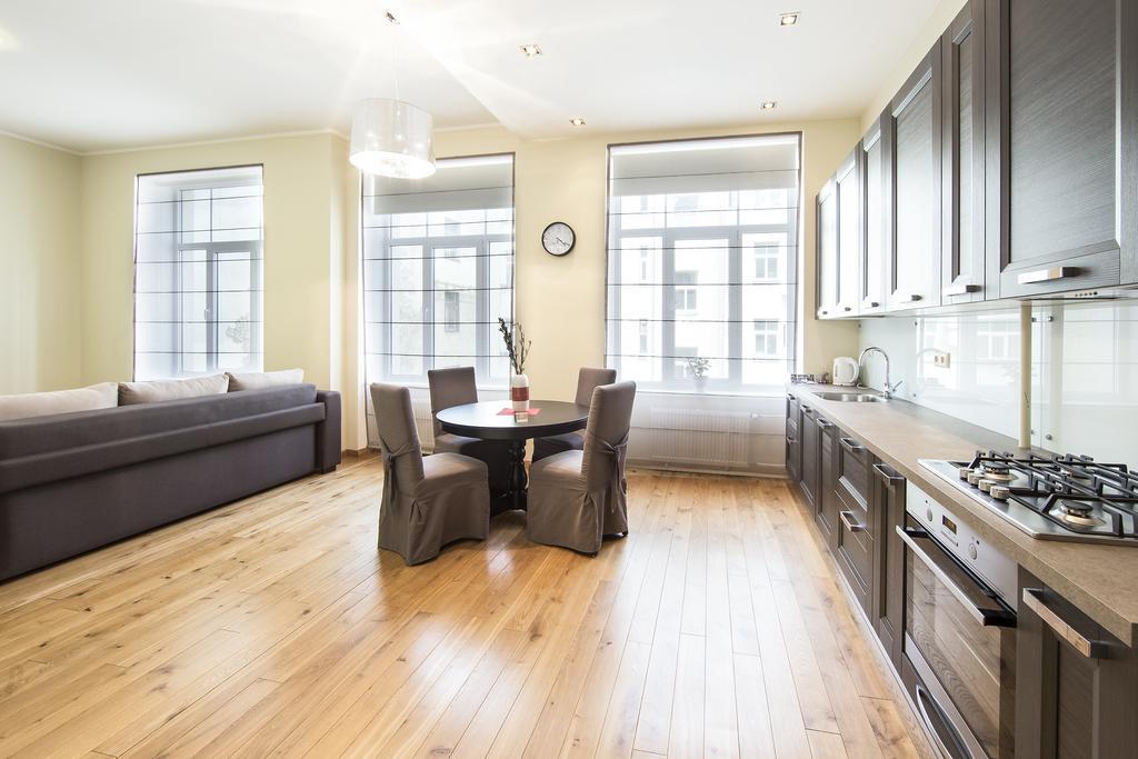 Riga Lux Apartments - Ernesta, Free Parking Luaran gambar